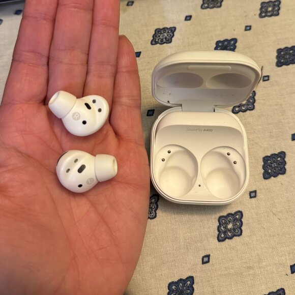 SAMSUNG Galaxy Buds 2 Pro - Picture 3 of 5